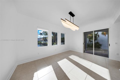 Casa en alquiler en Aventura, Florida, 3 dormitorios, 208.66 m2 № 1953559 - foto 12