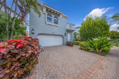 Casa en alquiler en Aventura, Florida, 3 dormitorios, 208.66 m2 № 1953559 - foto 1