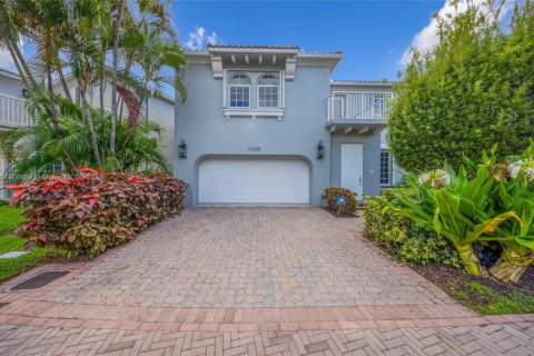 Casa en alquiler en Aventura, Florida, 3 dormitorios, 208.66 m2 № 1953559 - foto 2