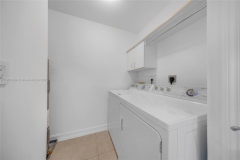 Casa en alquiler en Aventura, Florida, 3 dormitorios, 208.66 m2 № 1953559 - foto 23