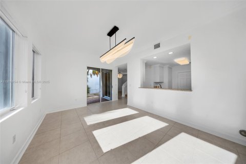 Casa en alquiler en Aventura, Florida, 3 dormitorios, 208.66 m2 № 1953559 - foto 13