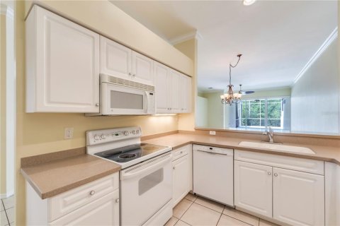House in Fort Myers, Florida 2 bedrooms, 162.21 sq.m. № 1618650 - photo 11