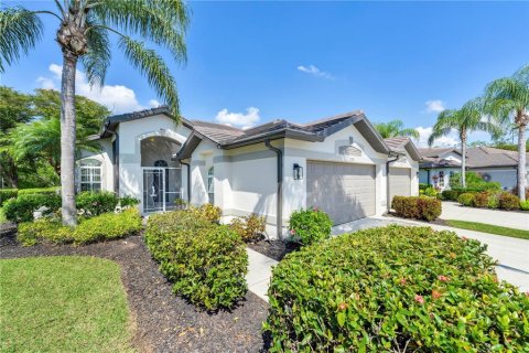 House in Fort Myers, Florida 2 bedrooms, 162.21 sq.m. № 1618650 - photo 3