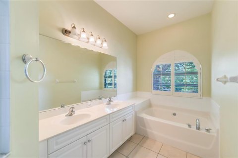 House in Fort Myers, Florida 2 bedrooms, 162.21 sq.m. № 1618650 - photo 23