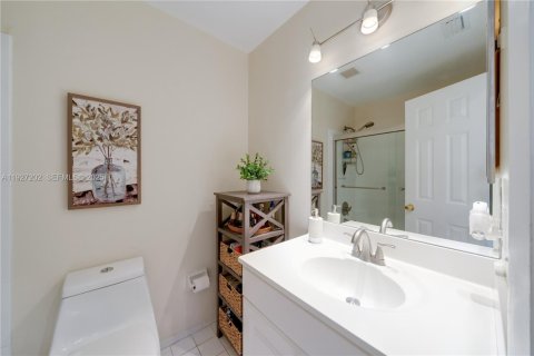 Condo in Miami, Florida, 2 bedrooms № 1986702 - photo 25