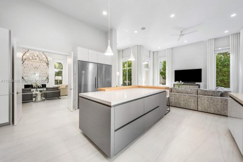 Снять в аренду виллу или дом в Авентура, Флорида 5 спален, 750.56м2, № 1992730 - фото 16