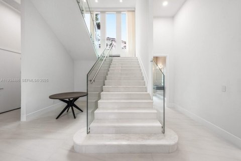 Снять в аренду виллу или дом в Авентура, Флорида 5 спален, 750.56м2, № 1992730 - фото 5