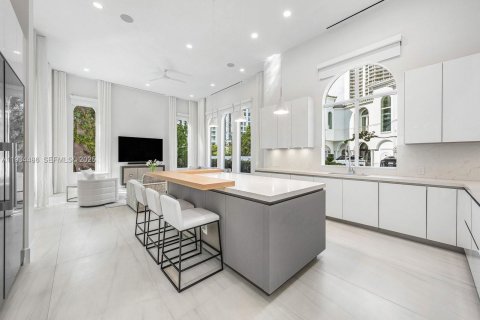 Снять в аренду виллу или дом в Авентура, Флорида 5 спален, 750.56м2, № 1992730 - фото 15