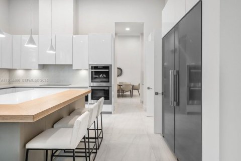 Снять в аренду виллу или дом в Авентура, Флорида 5 спален, 750.56м2, № 1992730 - фото 21