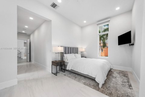 Снять в аренду виллу или дом в Авентура, Флорида 5 спален, 750.56м2, № 1992730 - фото 29