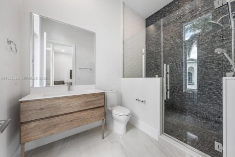 Снять в аренду виллу или дом в Авентура, Флорида 5 спален, 750.56м2, № 1992730 - фото 27