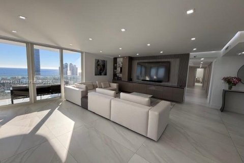 Снять в аренду кондоминиум в Авентура, Флорида 3 спальни, 219.25м2, № 1998071 - фото 7