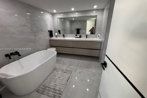 Снять в аренду кондоминиум в Авентура, Флорида 3 спальни, 219.25м2, № 1998071 - фото 15