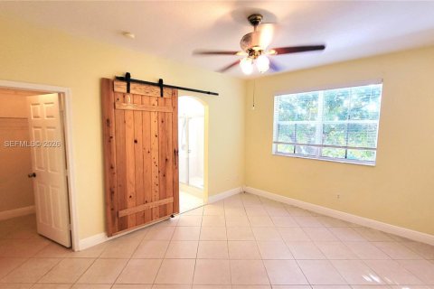 Снять в аренду таунхаус в Дания-Бич, Флорида 3 спальни, 150.13м2, № 2004600 - фото 15