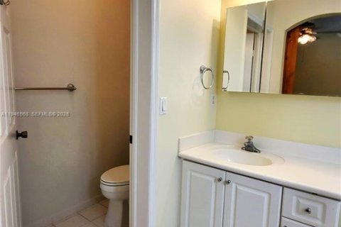 Снять в аренду таунхаус в Дания-Бич, Флорида 3 спальни, 150.13м2, № 2004600 - фото 19