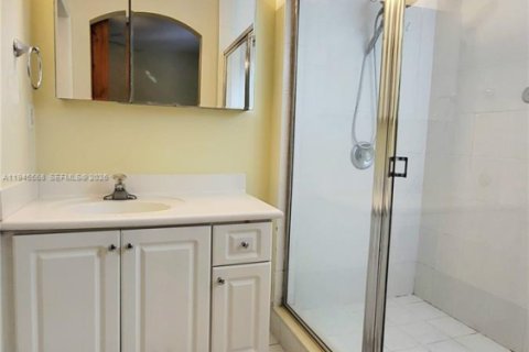 Снять в аренду таунхаус в Дания-Бич, Флорида 3 спальни, 150.13м2, № 2004600 - фото 18