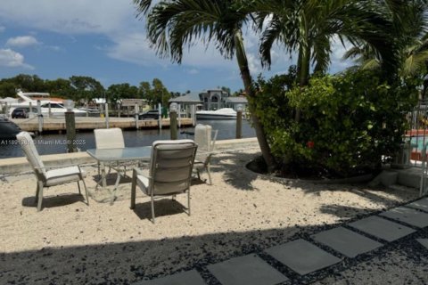 Condo in North Miami, Florida, 1 bedroom  № 1947960 - photo 17