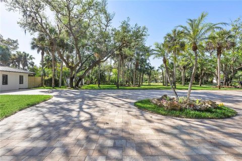 Villa ou maison à vendre à Fort Myers, Floride: 4 chambres, 207.36 m2 № 2415018 - photo 4