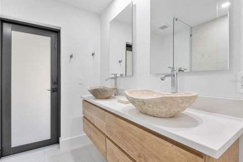 Villa ou maison à vendre à Fort Myers, Floride: 4 chambres, 207.36 m2 № 2415018 - photo 21