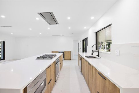 Villa ou maison à vendre à Fort Myers, Floride: 4 chambres, 207.36 m2 № 2415018 - photo 6