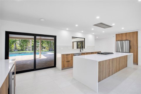 Villa ou maison à vendre à Fort Myers, Floride: 4 chambres, 207.36 m2 № 2415018 - photo 5