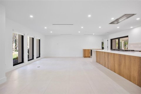 Villa ou maison à vendre à Fort Myers, Floride: 4 chambres, 207.36 m2 № 2415018 - photo 8