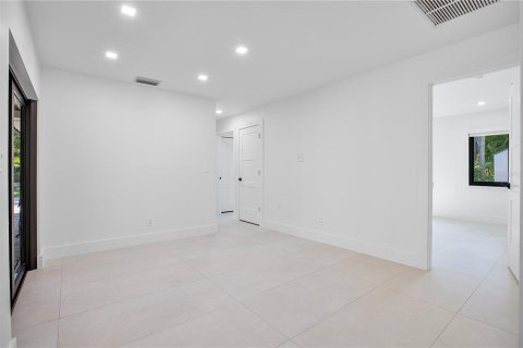 Villa ou maison à vendre à Fort Myers, Floride: 4 chambres, 207.36 m2 № 2415018 - photo 12