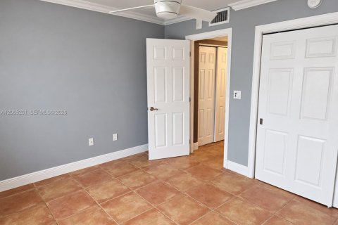 Copropriété à vendre à North Miami Beach, Floride: 2 chambres, 120.77 m2 № 2282270 - photo 18