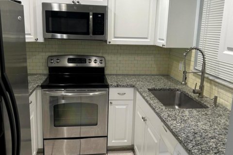 Copropriété à louer à Lantana, Floride: 2 chambres, 95.6 m2 № 2188358 - photo 3