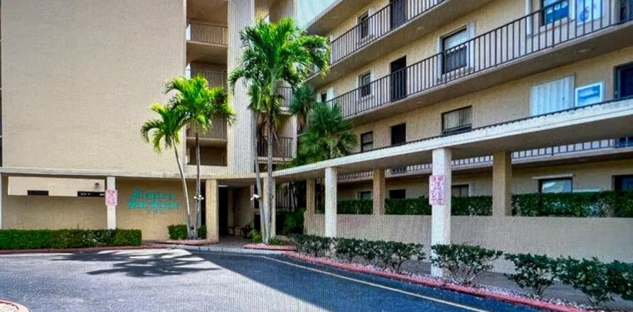 Condo à Lantana, Floride, 2 chambres  № 2188358
