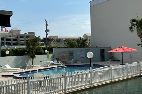 Copropriété à louer à Lantana, Floride: 2 chambres, 95.6 m2 № 2188358 - photo 7