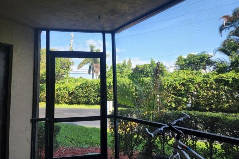 Copropriété à louer à Lantana, Floride: 2 chambres, 95.6 m2 № 2188358 - photo 12