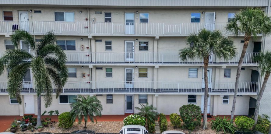 Condo in Boynton Beach, Florida, 1 bedroom № 2190985