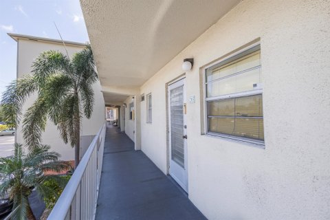 Condo in Boynton Beach, Florida, 1 bedroom № 2190985 - photo 10
