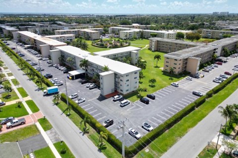 Condo in Boynton Beach, Florida, 1 bedroom № 2190985 - photo 13
