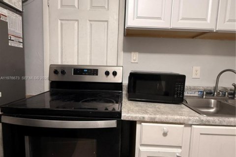 House in Sunrise, Florida 243.13 sq.m. № 2040979 - photo 5