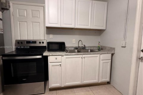 House in Sunrise, Florida 243.13 sq.m. № 2040979 - photo 9