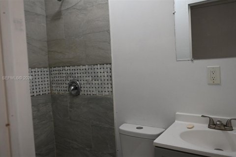 House in Sunrise, Florida 243.13 sq.m. № 2040979 - photo 18