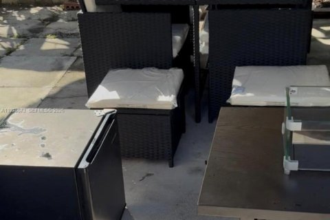 House in Sunrise, Florida 243.13 sq.m. № 2040979 - photo 22