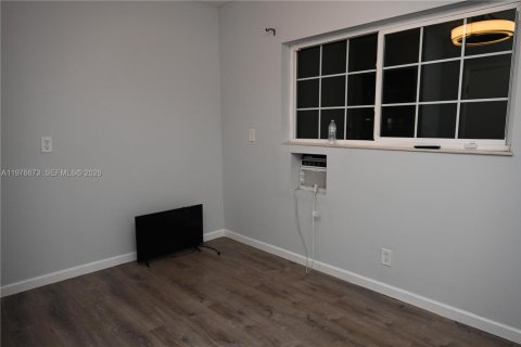 House in Sunrise, Florida 243.13 sq.m. № 2040979 - photo 11