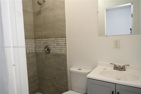 House in Sunrise, Florida 243.13 sq.m. № 2040979 - photo 15