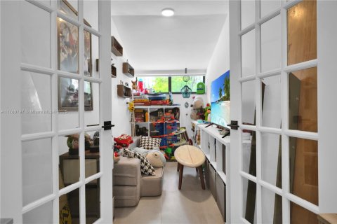 Townhouse in Sunny Isles Beach, Florida 4 bedrooms, 225.29 sq.m. № 2037022 - photo 28