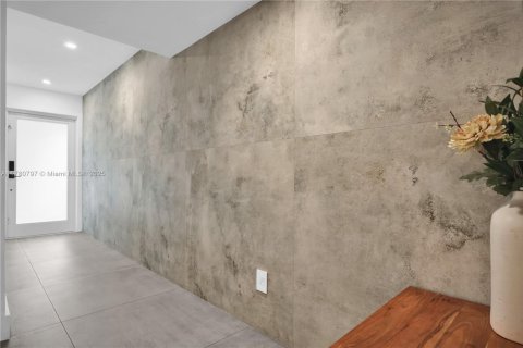 Townhouse in Sunny Isles Beach, Florida 4 bedrooms, 225.29 sq.m. № 2037022 - photo 7