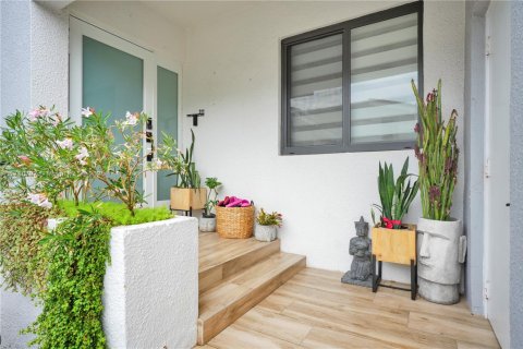 Townhouse in Sunny Isles Beach, Florida 4 bedrooms, 225.29 sq.m. № 2037022 - photo 6