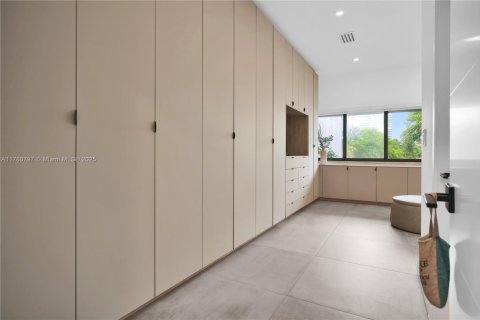 Townhouse in Sunny Isles Beach, Florida 4 bedrooms, 225.29 sq.m. № 2037022 - photo 22