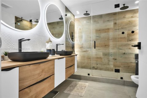 Townhouse in Sunny Isles Beach, Florida 4 bedrooms, 225.29 sq.m. № 2037022 - photo 23