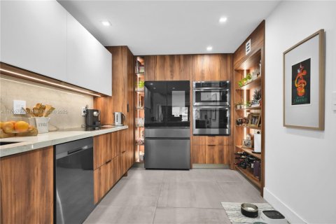 Townhouse in Sunny Isles Beach, Florida 4 bedrooms, 225.29 sq.m. № 2037022 - photo 18