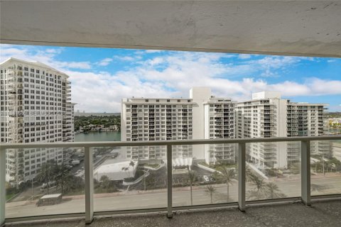 Copropriété à vendre à Miami Beach, Floride: 2 chambres, 122.63 m2 № 1999129 - photo 6