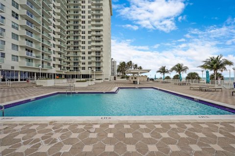 Copropriété à vendre à Miami Beach, Floride: 2 chambres, 122.63 m2 № 1999129 - photo 23