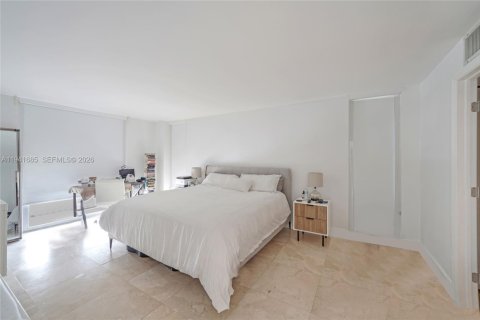 Copropriété à vendre à Miami Beach, Floride: 2 chambres, 122.63 m2 № 1999129 - photo 17